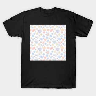 Pink and blue pattern of little princess doodles T-Shirt